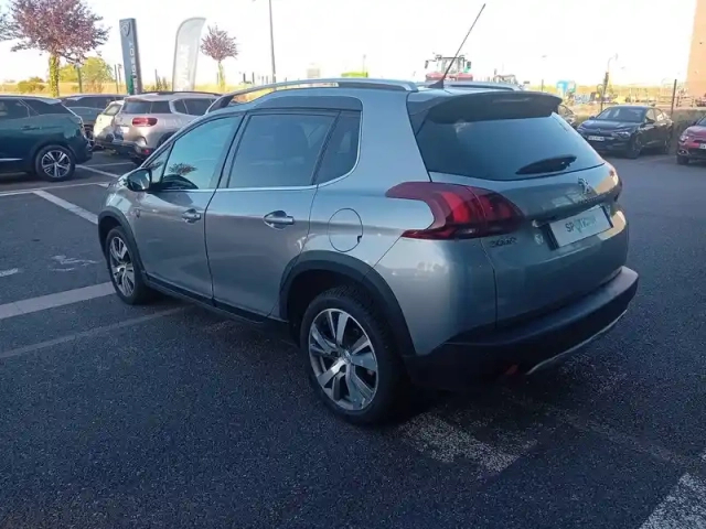 Peugeot 2008 1.2 puretech 110ch s&amp;s eat6 — photo 8