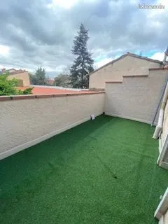 Type 3 duplex terrasse minimes proche métro nougaro
