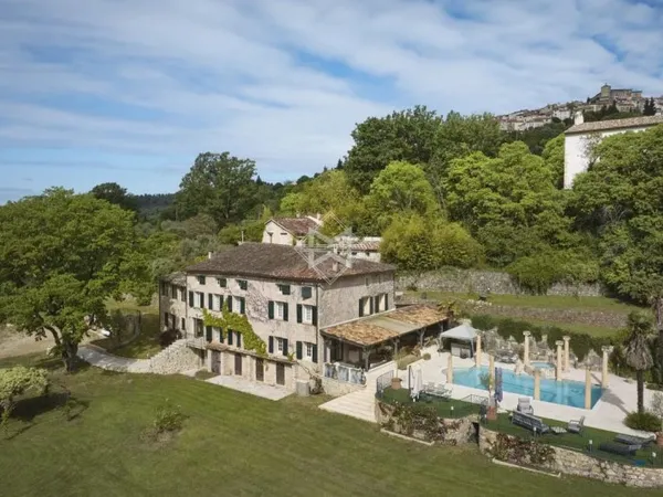 Canton de Fayence ancien moulin à huile du 14 eme