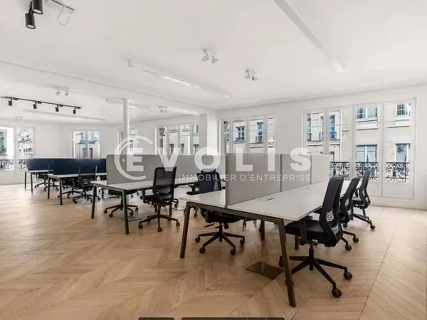 Bureau 447 m²