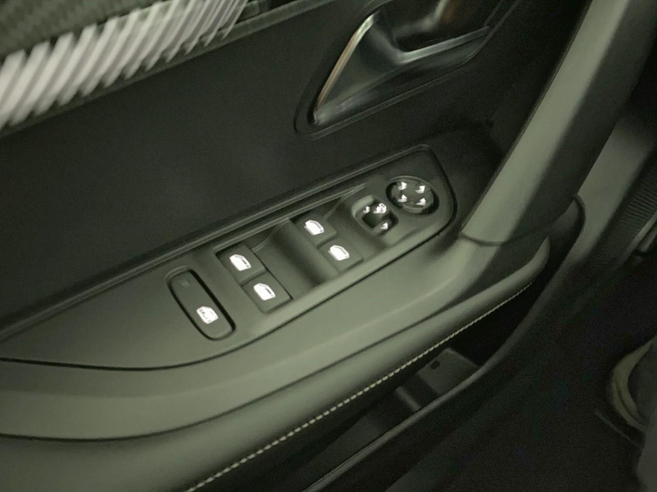 Peugeot 2008 hybrid 145 ch e-dcs6 allure — photo 20