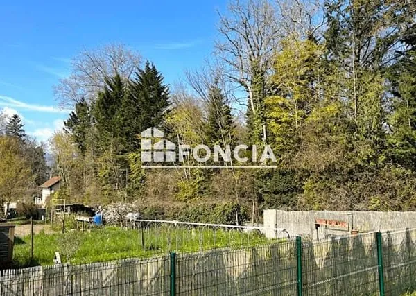 Parcelle de terrain constructible à deux pas du coeur de NERNIER et du Lac