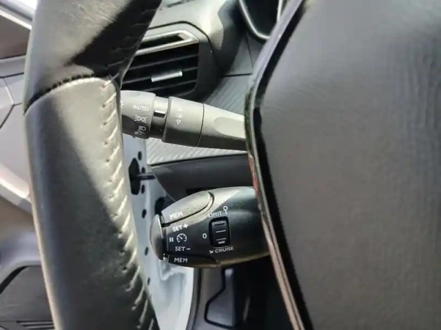 Peugeot 208 puretech 75 s&amp;s bvm5 active — photo 15