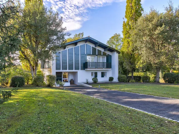 Maison 6 pièces 293 m²