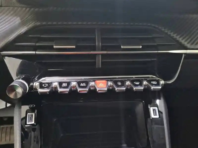 Peugeot 2008 puretech 130 s&amp;s eat8 — photo 25