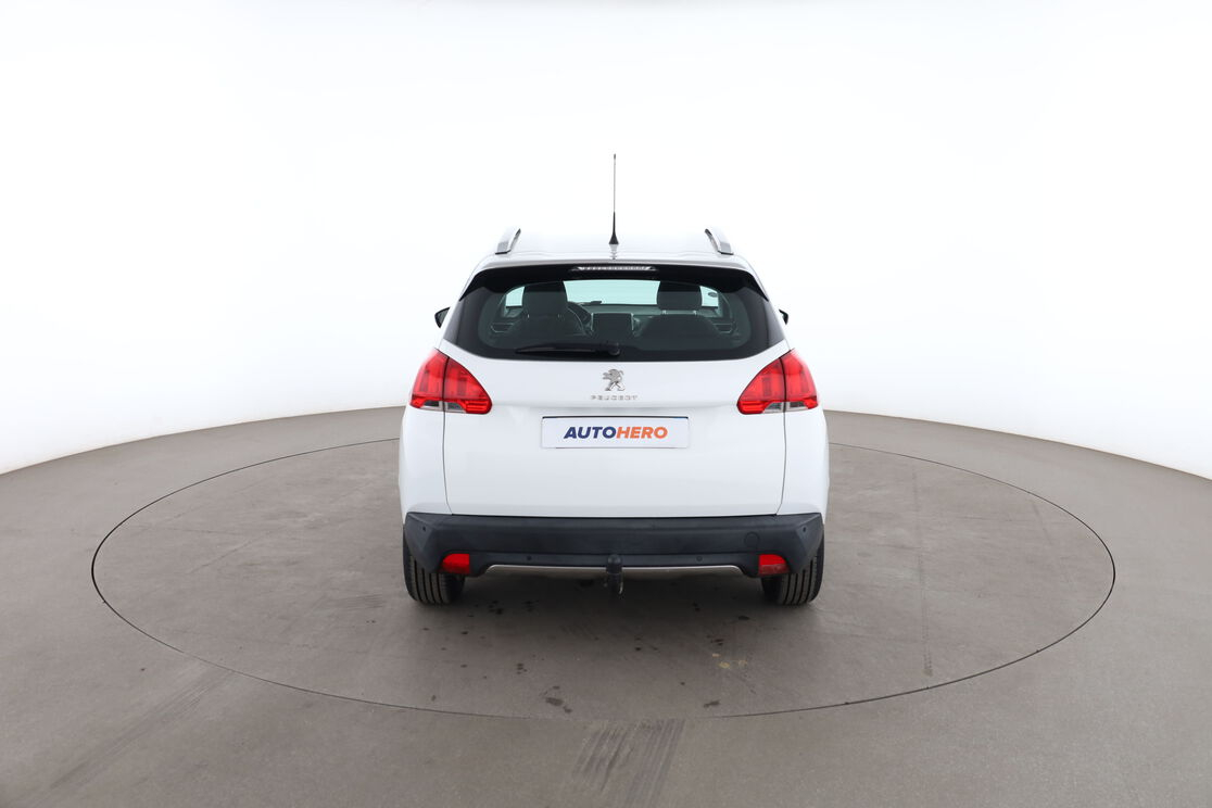 Peugeot 2008 1.2 PureTech Allure EAT6 — photo 4