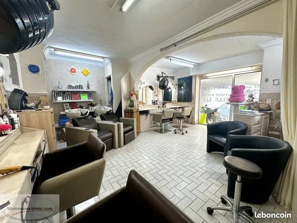 Salon de coiffure 25 m² BOULOURIS