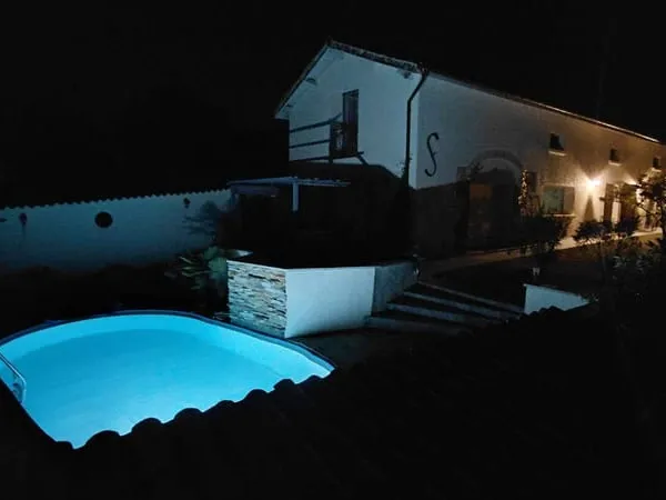 Maison 8 pièces 241 m²