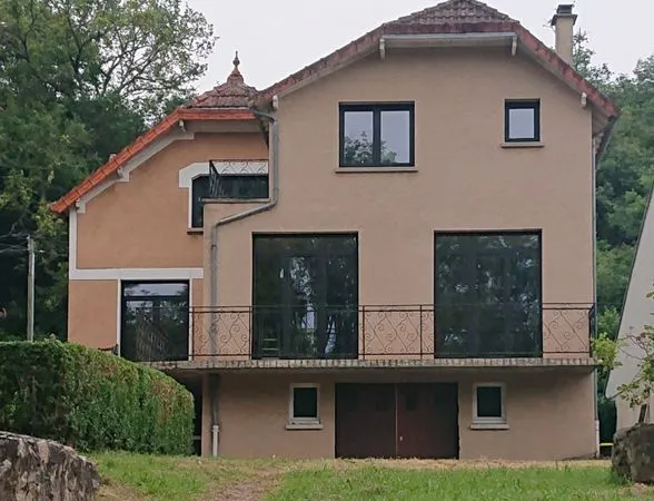 À louer maison Glénic au bord de la rivière