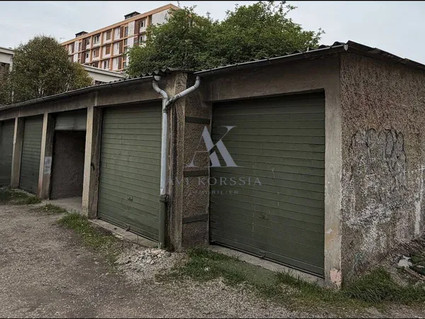 Parking 13 m²