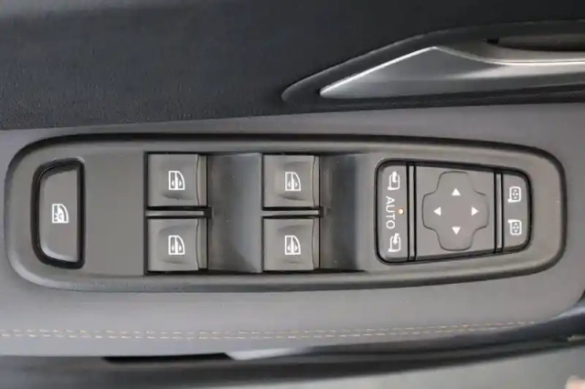 Dacia Duster blue dci 115 4x2 — photo 32