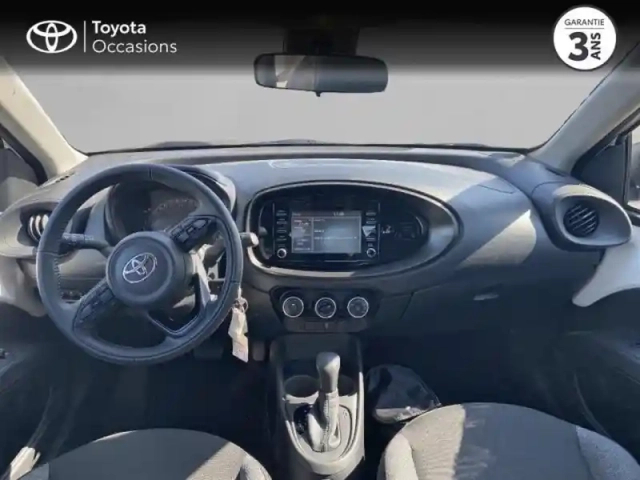 Toyota Aygo x 1.0 vvt-i 72ch dynamic s-cvt my23 — photo 8