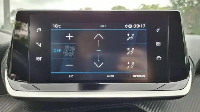 Peugeot 2008 puretech 100 s&amp;s bvm6 — photo 22