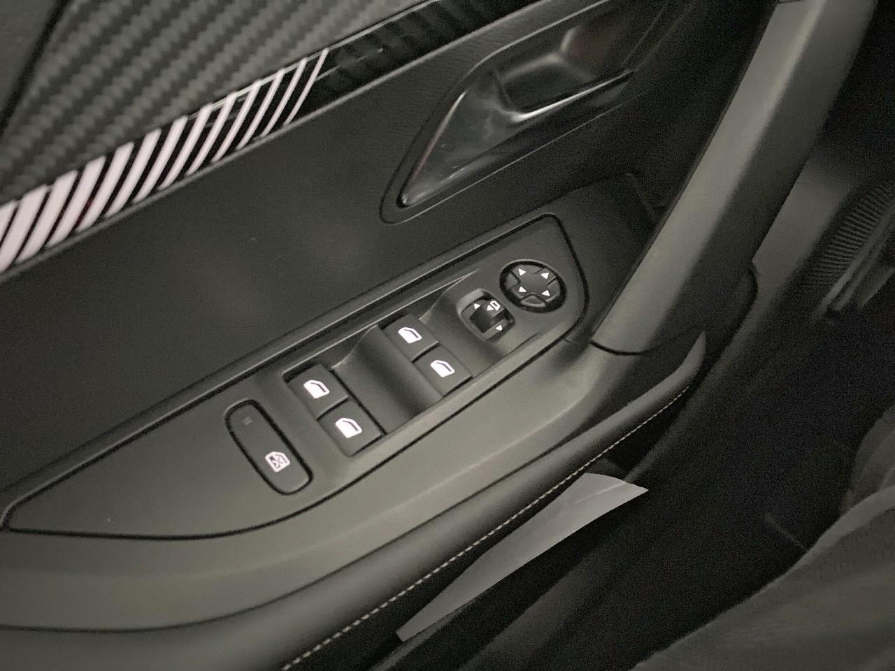 Peugeot 2008 130 s&s eat8 allure — photo 20
