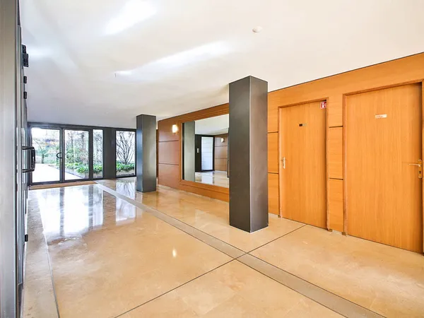 Loue 2 pièces T2 - 46m² + terrasse 5m² - Paris 16ème Rue Lafontaine