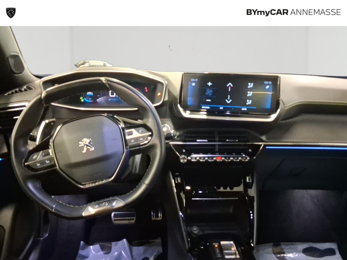 Peugeot 2008 PureTech 130 S&amp;S EAT8 — photo 9