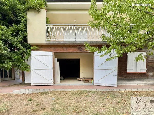 Loft/Atelier/Surface 1 pièce 140 m²