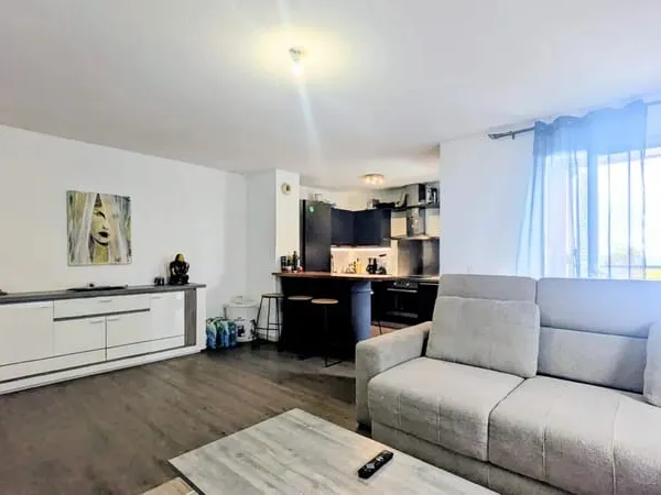 Grasse - T3 de 69 m² en très bon état, terrasse sud-est, ascenseur et parking privatif