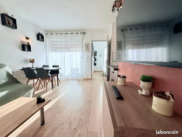 T2 de 34 m²- non meublé - avec balcon et parking sécurisé- Port de plaisance de Rochefort
