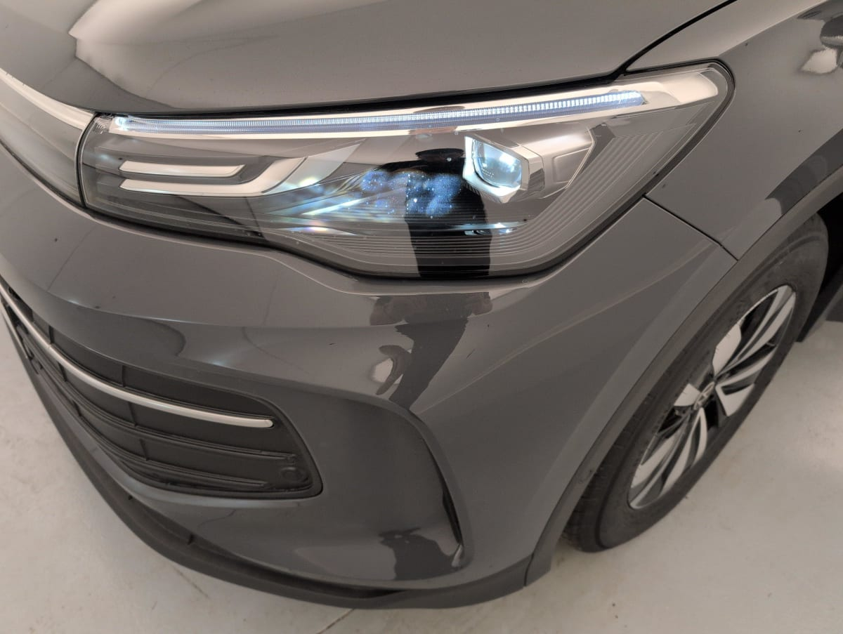 Volkswagen Tiguan — photo 21