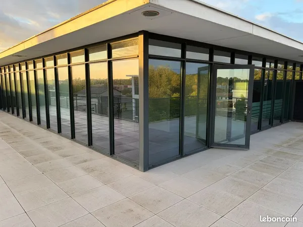 Magnifique bureau avec terrasse panoramique à louer à la teste de buch