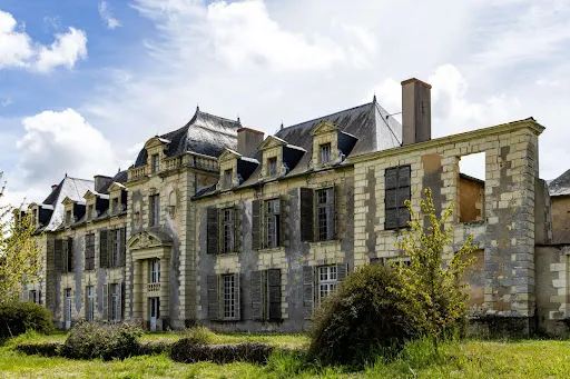 Château 15 pièces 700 m²