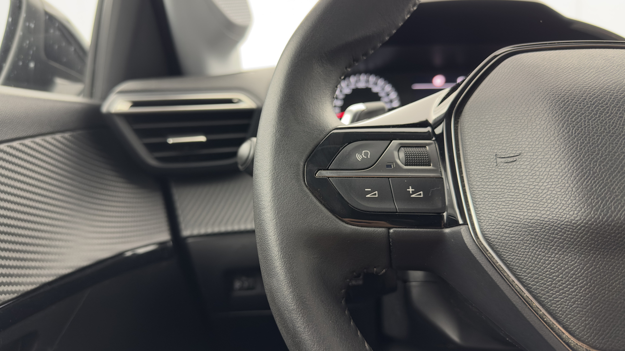 Peugeot 208 PureTech 100 S&amp;S EAT8 — photo 15