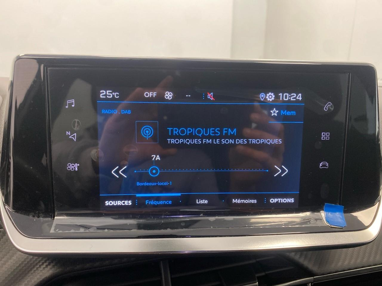 Peugeot 2008 puretech 100 s&s bvm6 allure — photo 13