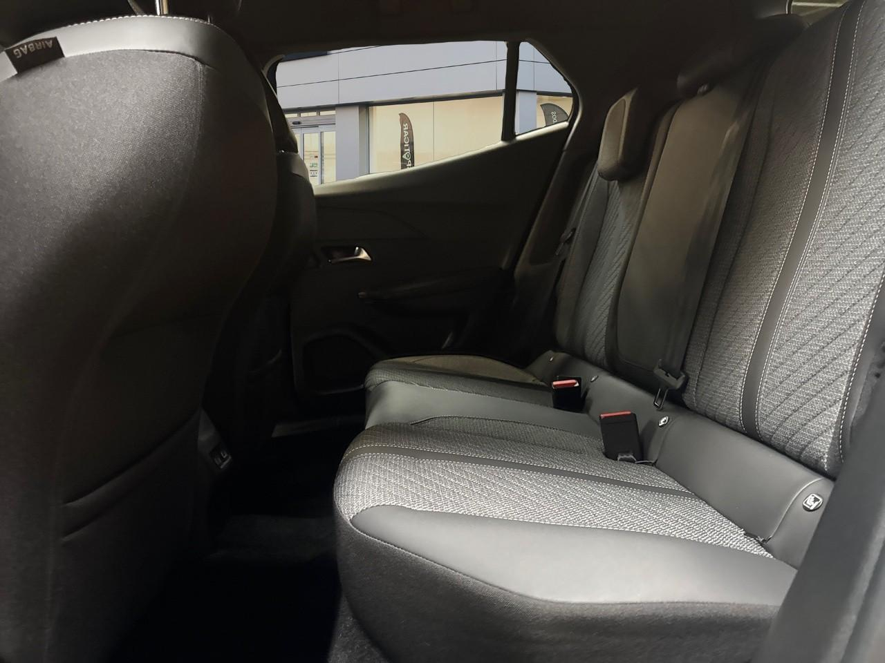 Peugeot 2008 1.2 puretech 130ch s&s allure eat8 — photo 10