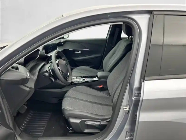 Peugeot 208 hybrid 110 e-dcs6 — photo 39
