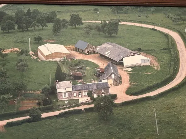 Au coeur de la campagne du sud Pays d'auge, l'agence Cazin Immobilier de Gace vous propose à la vent
