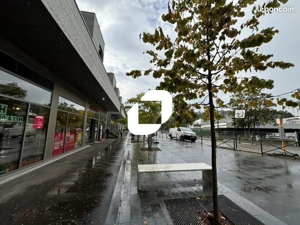 Local commercial 152 m²