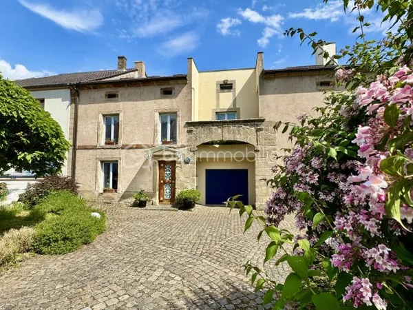 Maison 12 pièces 265 m²