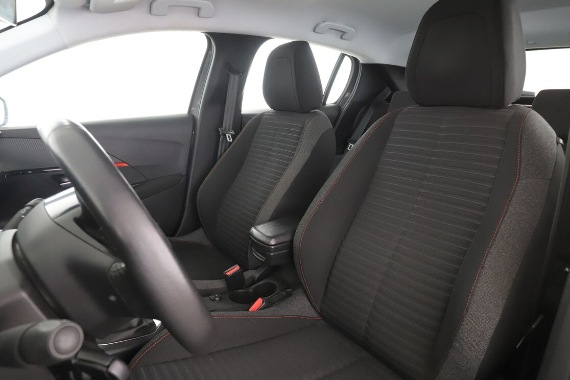 Peugeot 208 1.5 Blue-HDi Active Pack — photo 9