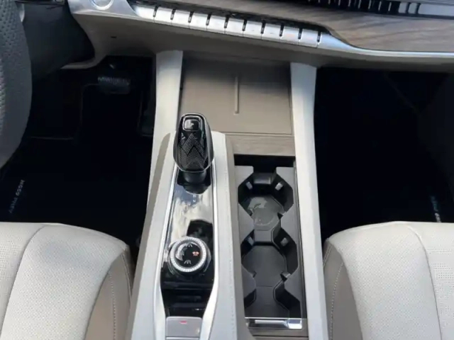 Mg S9 1.5l phev 220kw premium — photo 20