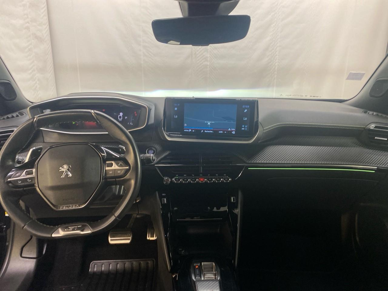 Peugeot 2008 puretech 130 s&s eat8 gt — photo 12
