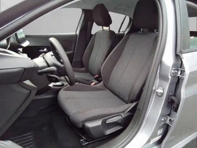 Peugeot 208 hybrid 110 ch e-dcs6 — photo 31