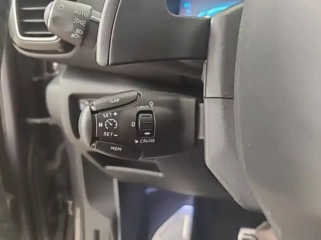 Citroën C5 Aircross hybride rechargeable 225 e-eat8 — photo 25