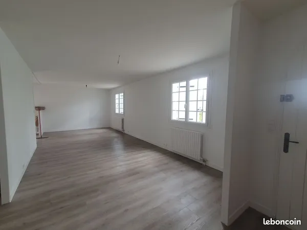 Maison a louer montaigu