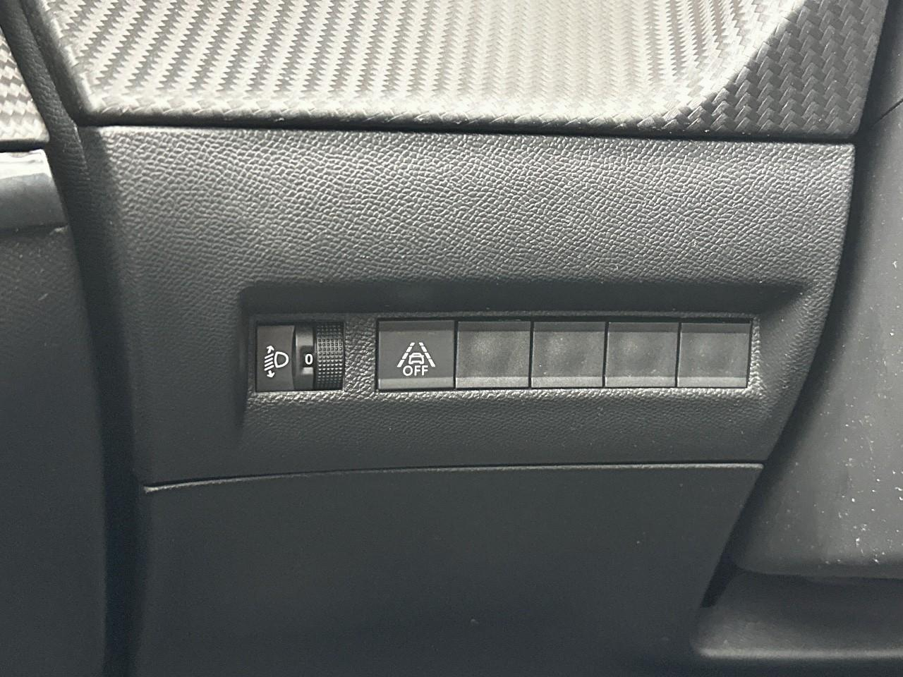 Peugeot 208 puretech 100 s&s bvm6 allure — photo 16