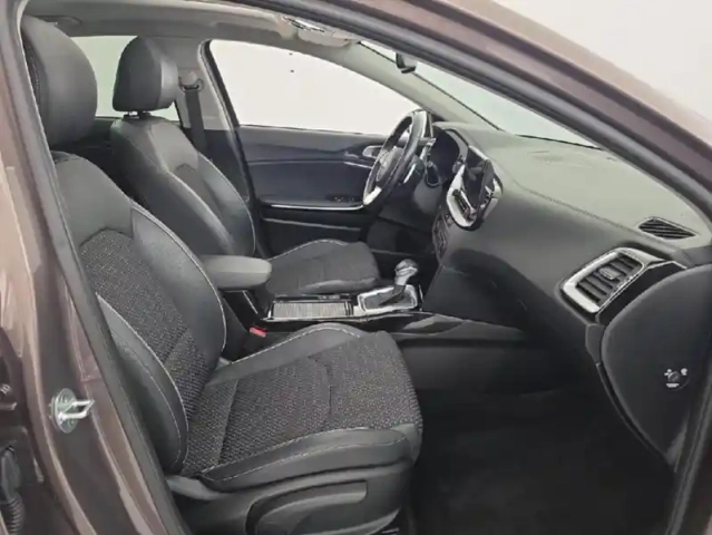 Kia Xceed 1.4 t-gdi 140ch launch edition dct7 + toit ouvrant — photo 18