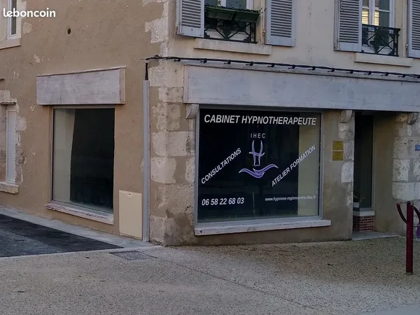Local commercial avec 2 vitrines