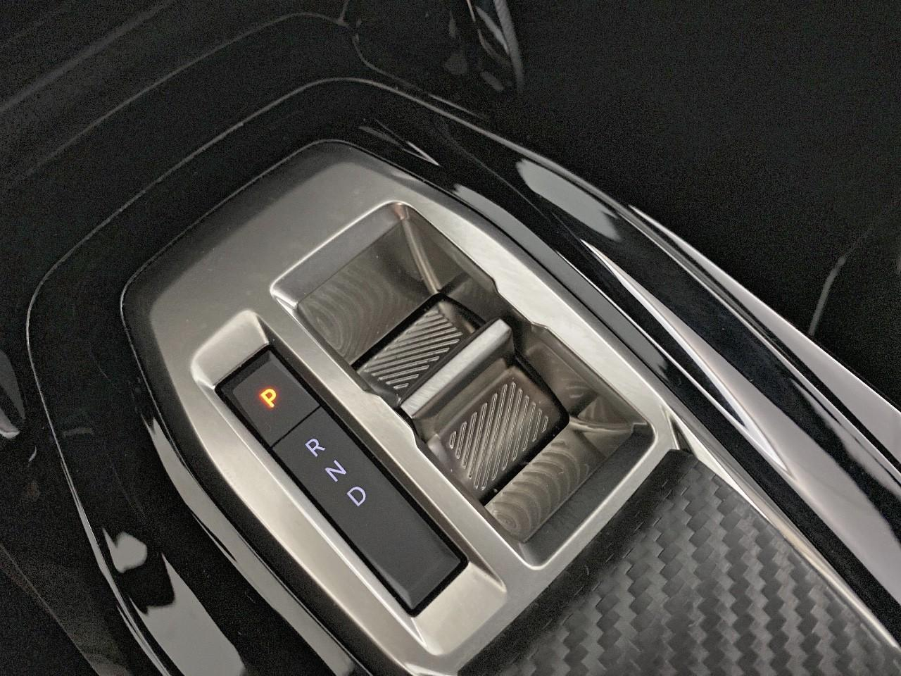 Peugeot 2008 hybrid 145 ch e-dcs6 allure — photo 15