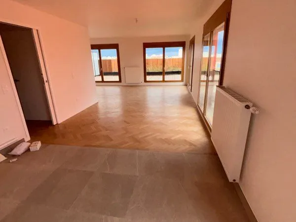 Duplex 5 pièces de 113 m² avec terrasse et jardin privatif, Saint-Ouen-sur-Seine