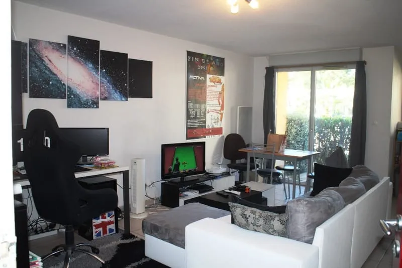 Photo 1