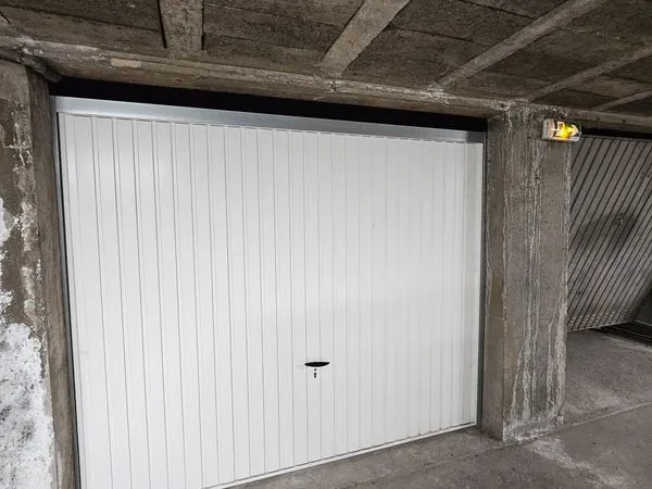 Garage box fermé 16 m² avec électricité - Grenoble, avenue Jeanne-d'Arc