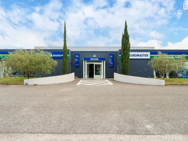 Garage automobiles spécialisé pneus VL et VI