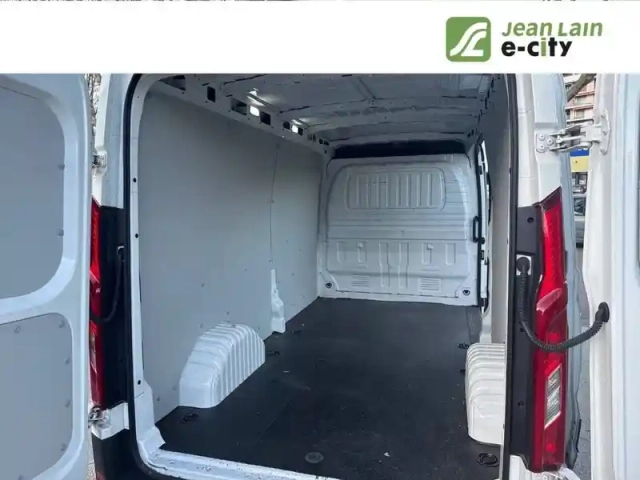 Maxus Deliver9 fourgon l3h2 2.0d 150 ch — photo 10