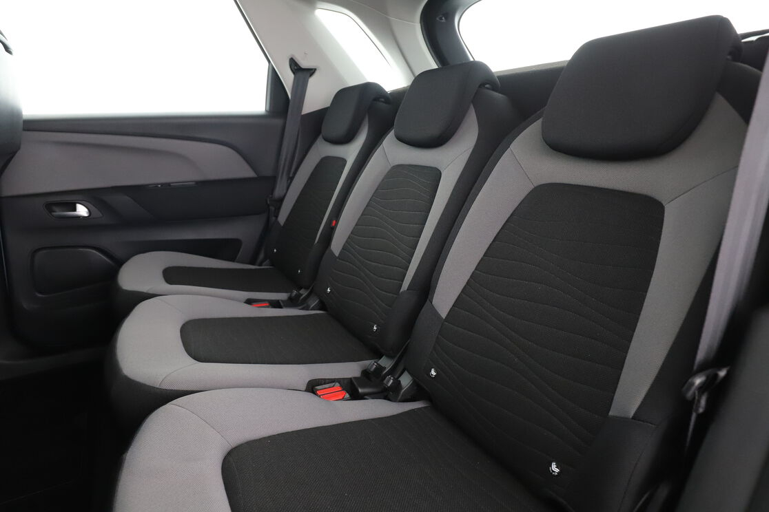 Citroen C4 Picasso 1.6 Blue-HDi Confort — photo 11
