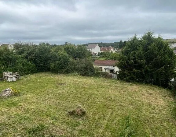 Terrain 680 m²
